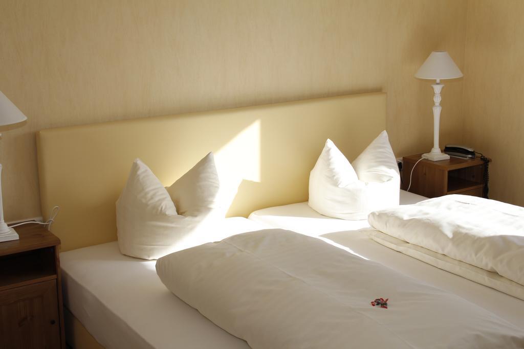 Landhotel Franck Garni Brietlingen Room photo